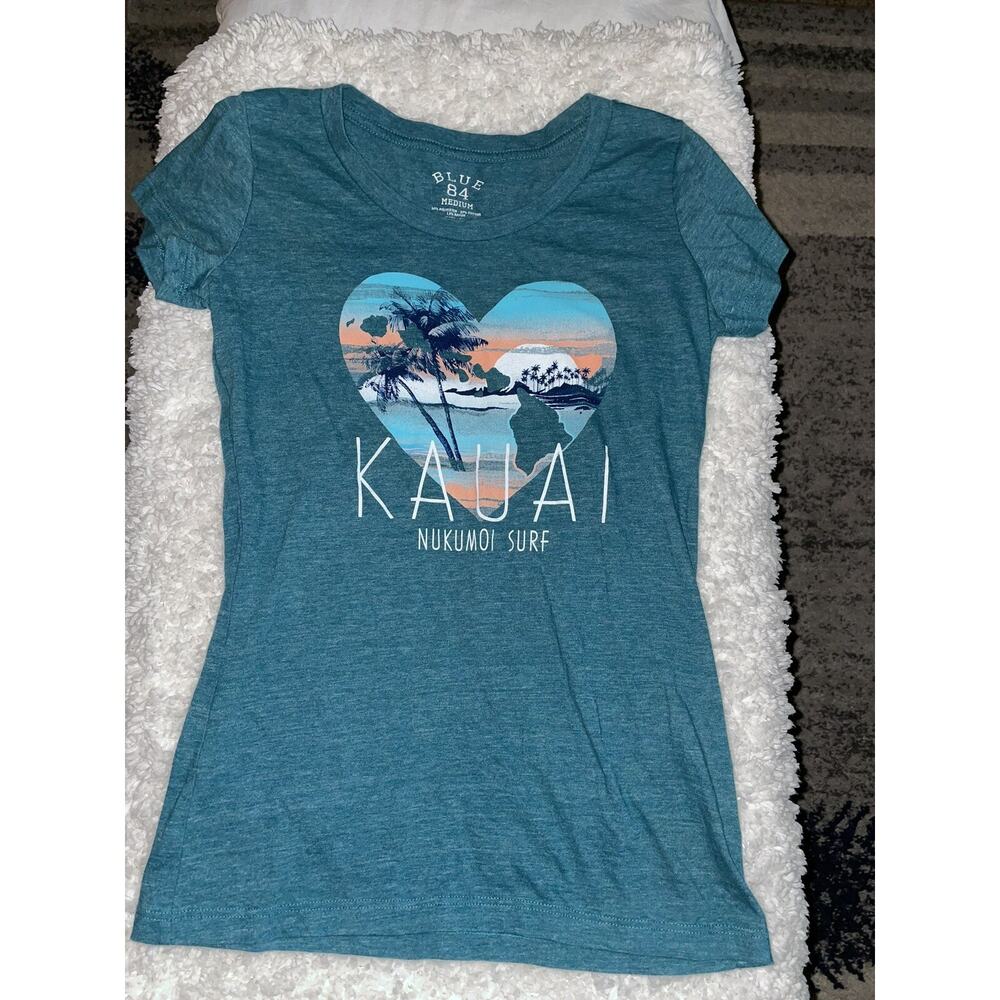 Blue 84 junior sz. M green “ Kauai” hawaii themed tee. Cute, fun